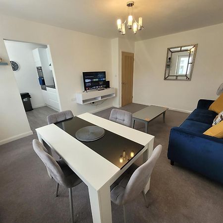 Bumblebee Bungalow - With Separate Office And Gaming Space By Catchpole Stays Colchester Extérieur photo