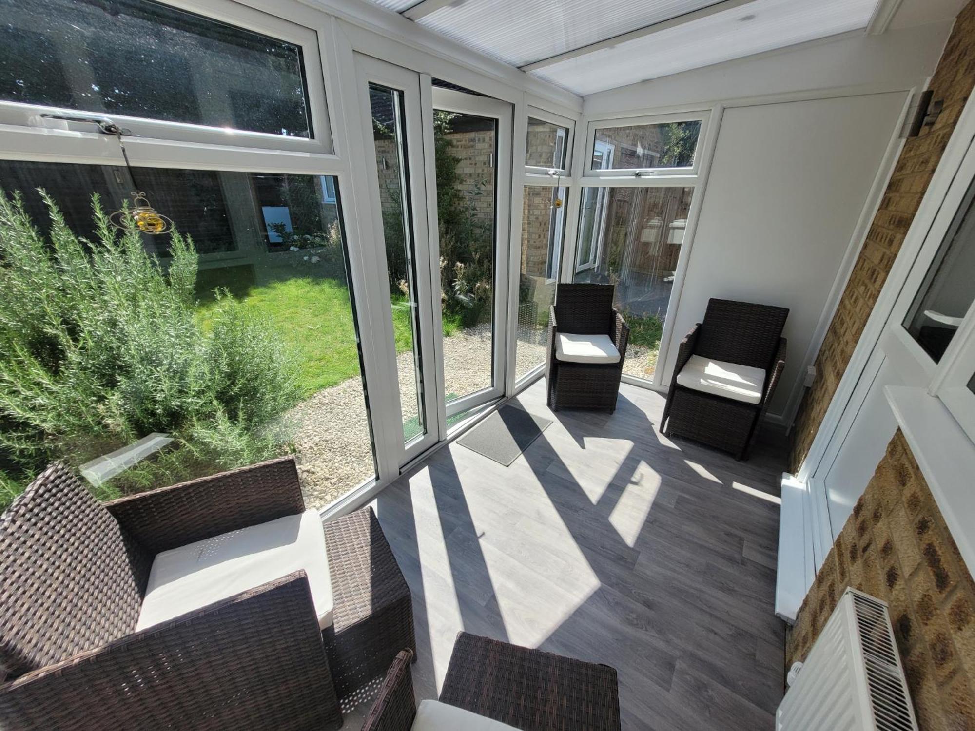 Bumblebee Bungalow - With Separate Office And Gaming Space By Catchpole Stays Colchester Extérieur photo